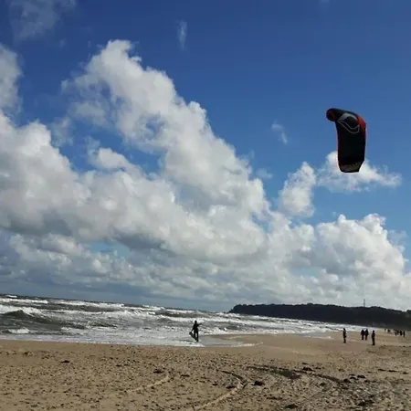 Duenenhaus In Toplage, 4 Fussminuten Zum Suedstrand Mit Blick Ueber Huegellandschaft Zur Ostsee, Schwimmbadnutzung Inklusive * Goehren (Ruegen)
